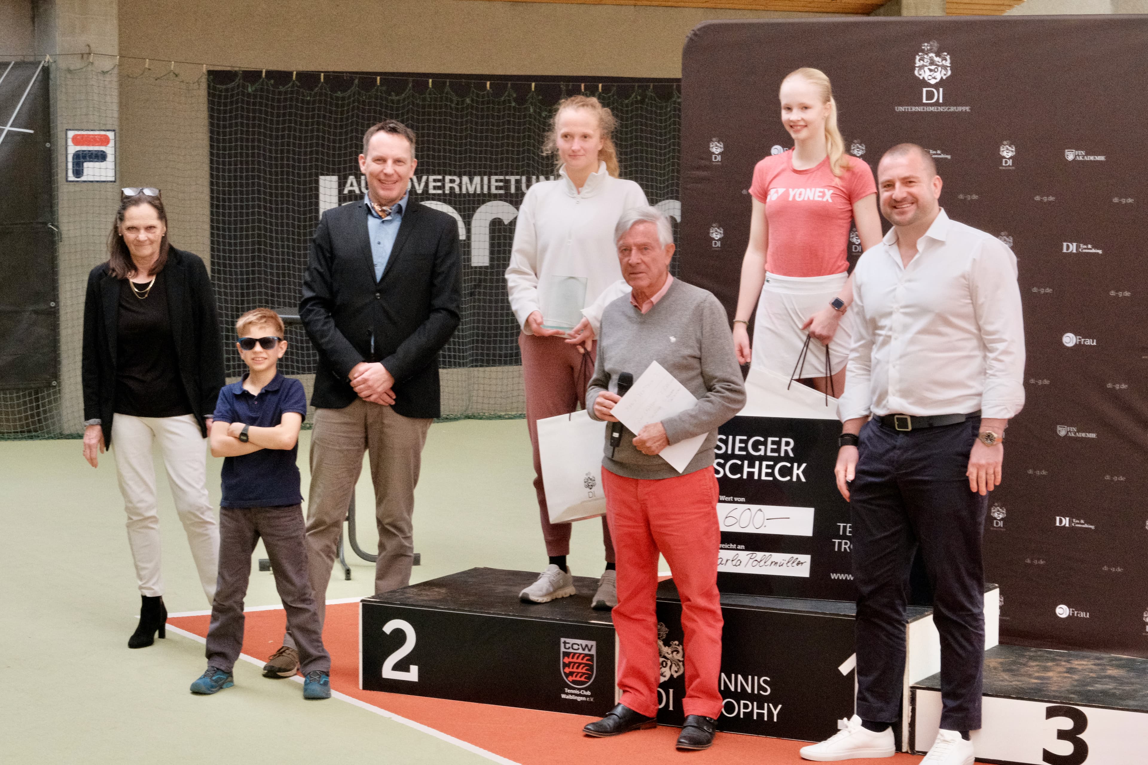 V.l.n.r.: Gisela Stecher, Gabriel Siebers, Thomas Siebers, Vivien Sandberg, Peter Hagedorn, Carla Pollmüller, Marco Drapalla